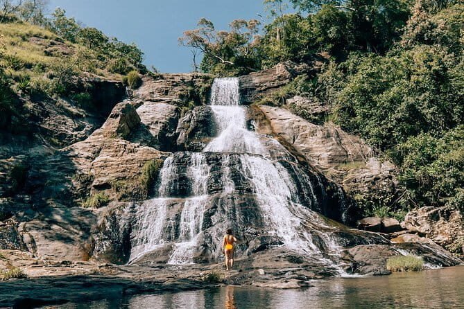 diyaluma-waterfall-natural-pool-bath.jpg